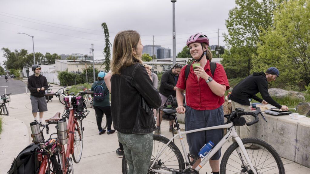 À Portland, les navetteurs profitent d’une fête mensuelle à vélo: NPR